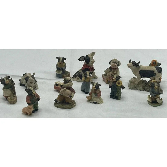 Vintage LOT of 12 Cow Figurines Great Condition - Picture 10 of 16
